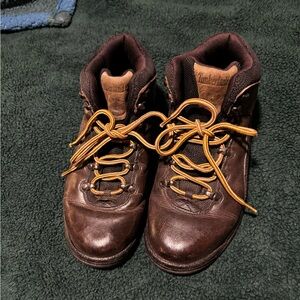 Timberland Brown Leather Men’s Hiking Boots with Yellow Laces